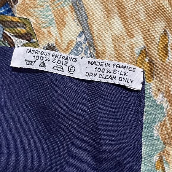 Hermès Silk Scarf with Historical Print - Picture 8 of 9